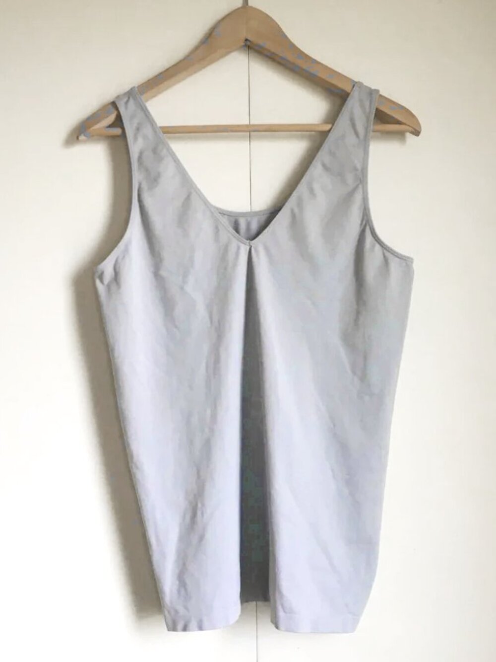Ice Blue Grey Stretchy Seamless V-Neck Tank Top